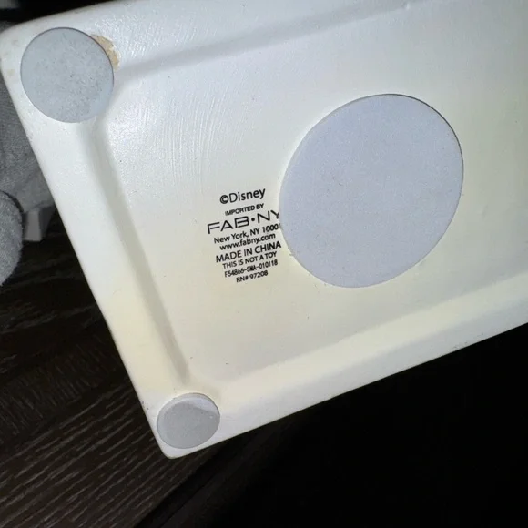 Disney White and Gold Mickey gloves Art Decor - Picture 6 of 12